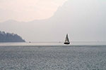 Imagette : Voilier s'éloignant sur le lac des 4 cantons - Lucerne en Suisse - © Norbert Pousseur