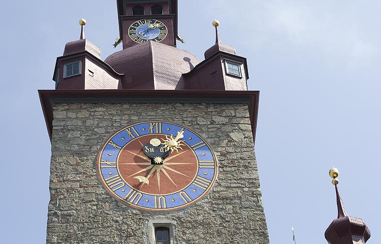 A Lucerne, douible horloge, soleil et lune - © Norbert Pousseur