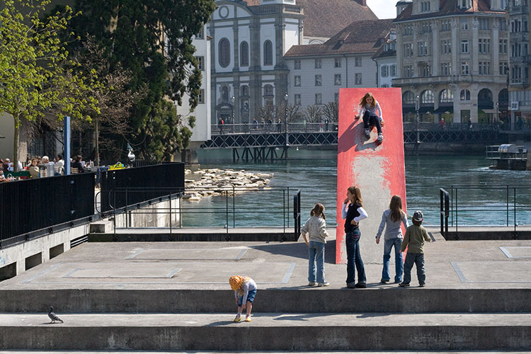 A Lucerne, toboggan pour enfants  - © Norbert Pousseur