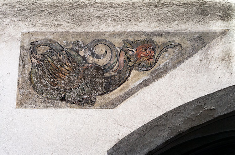 A Lucerne, dragon à tête humaine barbue - © Norbert Pousseur