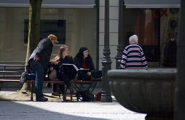 A Lucerne, dessinatrices dans la rue  - © Norbert Pousseur