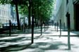 Jeux de lumière sur trottoir - Lyon- © Norbert Pousseur