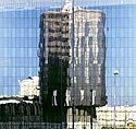 Reflets d'immeuble, autour de la gare de Lyon Part-Dieu - Lyon- © Norbert Pousseur