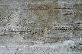 Pont sur le Rhône, Bas relief du monument au Docteur Gailleton - Lyon- © Norbert Pousseur