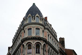 Façade 1900 en coin de rues - Lyon- © Norbert Pousseur