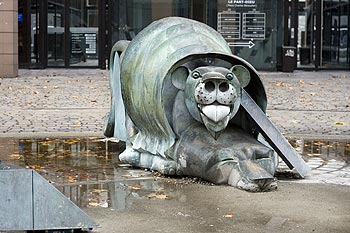 Sculpture de chien d'Ipoustéguy, place Béraudier - Lyon- © Norbert Pousseur