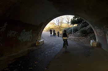 Passage piétons sous le pont Pasteur - Lyon- © Norbert Pousseur