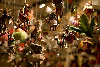 Figurines en vente pour arbre de Noël - Lyon - © Norbert Pousseur