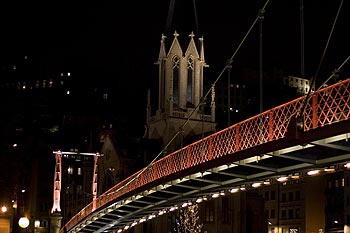 Passerelle et clocher St Georges - Lyon - © Norbert Pousseur