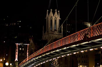 Passerelle et clocher St Georges - Lyon - © Norbert Pousseur