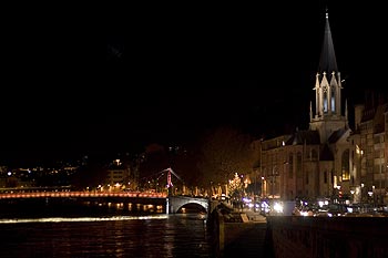 Illuminations devant l'église St Georges - Lyon - © Norbert Pousseur