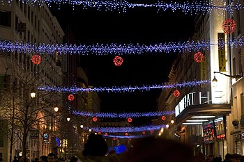 Décors lunmineux de la rue Victor Hugo - Lyon - © Norbert Pousseur