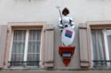 Soldat en garde sur façade - Mulhouse - © Norbert Pousseur