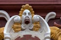 Visage couronné  en fronton de l'Hôtel de ville - Mulhouse - © Norbert Pousseur