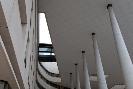 L'entrée de l'hôpital - Nantes - © Norbert Pousseur