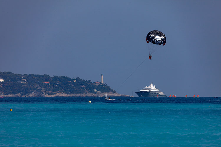 Paquebot devant le port - Nice - © Norbert Pousseur