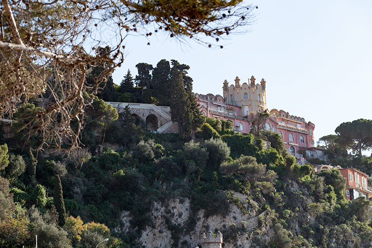 Villa Kitch dans les falaises - Nice - © Norbert Pousseur