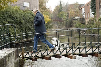 Passerelle sur la Senne - Rebecq en Belgique - © Norbert Pousseur