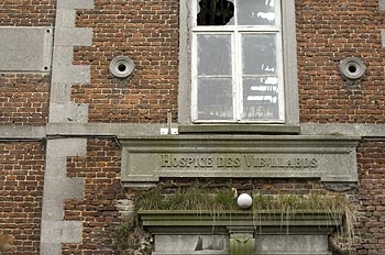 "Hospice des vieillards", incendié - Rebecq en Belgique - © Norbert Pousseur