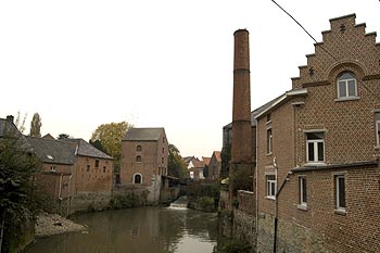 Le grand moulin d’Arenberg sur la Senne - Rebecq en Belgique - © Norbert Pousseur