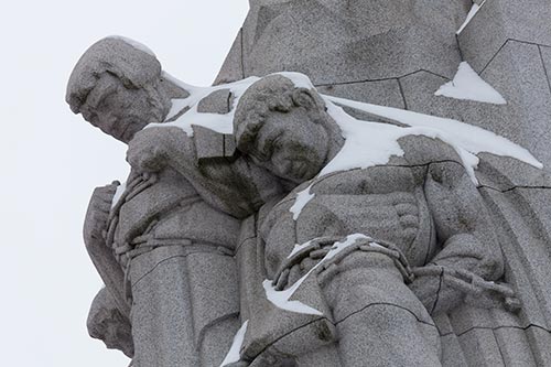 Les lettons enchainés - Riga - © Norbert Pousseur