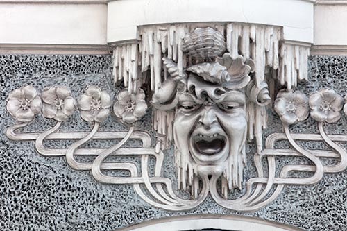 Tête à la barbe fleurie - Riga - © Norbert Pousseur Tête à la barbe fleurie - Riga - © Norbert Pousseur