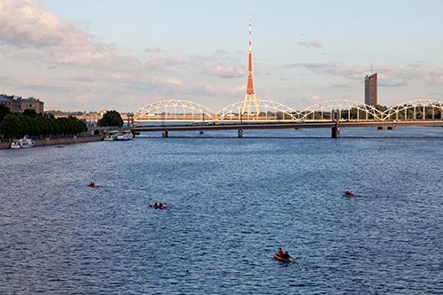 Les 2 autres ponts et la tour de la télévision - Riga - © Norbert Pousseur