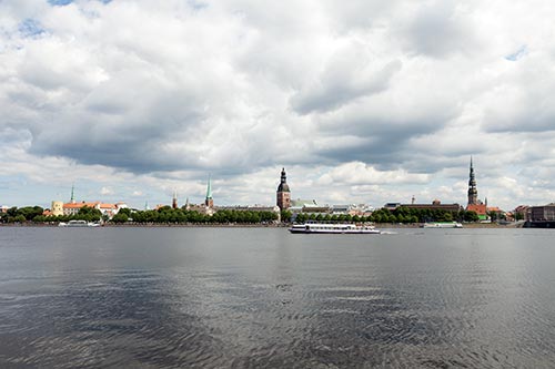 La ville depuis la rive gauche de la Daugava - Riga - © Norbert Pousseur