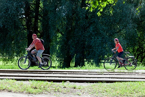 Père et fils en vélo - Riga - © Norbert Pousseur