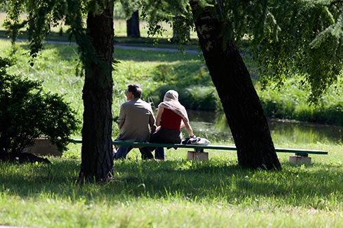 Couple assis sur un banc - Riga - © Norbert Pousseur