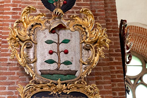Blason au rameau à fruits - Riga - © Norbert Pousseur Blason au rameau à fruits - Riga - © Norbert Pousseur