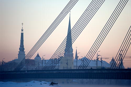 Derrière un rideau de haubans - Riga - © Norbert Pousseur