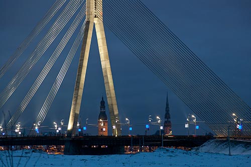 Le pont de Vanšu la nuit - Riga - © Norbert Pousseur