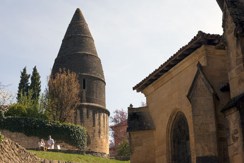 La Lanterne des morts et le séminaire - Sarlat - © Norbert Pousseur