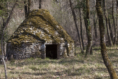 Caselle sur terrain arboré - Sarlat - © Norbert Pousseur