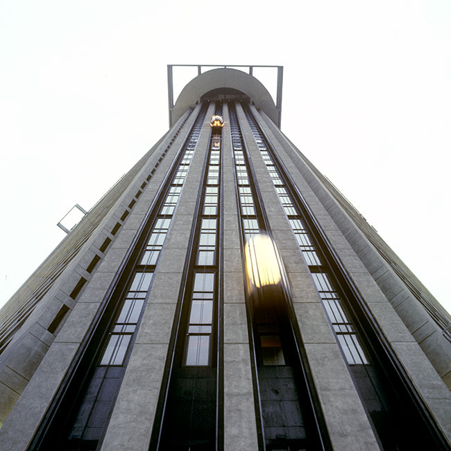Exterior lifts for a building in Singapore - © Norbert Pousseur Exterior lifts for a building in Singapore - © Norbert Pousseur