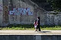 Promenade au bord du canal - St-Quentin - © Norbert Pousseur