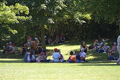 Groupe en pique-nique - St Quentin dans l'Aisne - © Norbert Pousseur