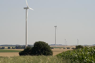 Eoliennes en ligne - St Quentin dans l'Aisne - © Norbert Pousseur