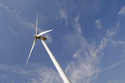 Eolienne dans le ciel - St Quentin dans l'Aisne - © Norbert Pousseur