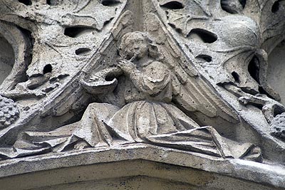 Ange jouant de la trompe - St Quentin dans l'Aisne - © Norbert Pousseur