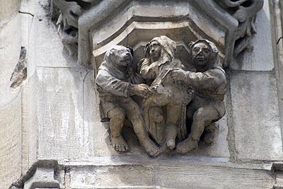 Dévoiler les fesses - St Quentin dans l'Aisne - © Norbert Pousseur