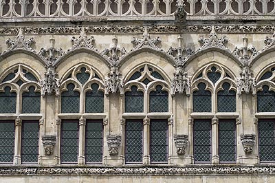 Fenêtres en façade de l'Hôtel de ville - St Quentin dans l'Aisne - © Norbert Pousseur
