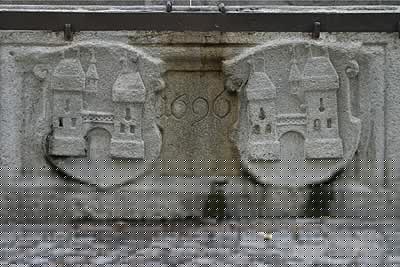 Fontaine aux écussons - Brugg en Suisse - © Norbert Pousseur