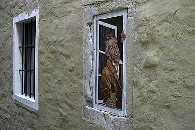 Tête à la fenêtre - Brugg en Suisse - © Norbert Pousseur