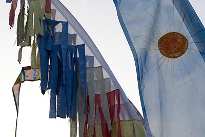 Soleil rouge sur voile bleu - Brugg en Suisse - © Norbert Pousseur