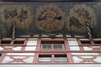 Avant-toit de maison d'Aarau avec décors bibliques - © Norbert Pousseur