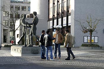 groupe de jeunes gens sur place - Aarau - © Norbert Pousseur