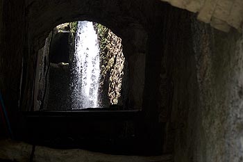 Chute d'eau d'un ancien moulin à huile à Trans en Provence - © Norbert Pousseur - © Norbert Pousseur