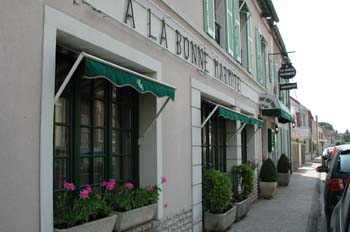 Restaurant "A la bonne marmite" - Villeneuve-Le-Comte - © Norbert Pousseur